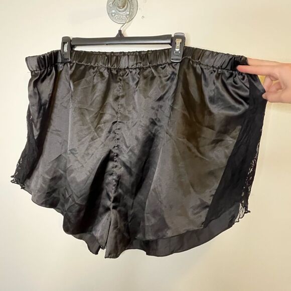 Boohoo Black Two-Piece Tank and Shorts Pajama Set Size 22 - Picture 10 of 14